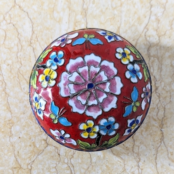 Vintage Cloisonne Round Metal Trinket Box Red With Floral Butterfly Details - Picture 5 of 15